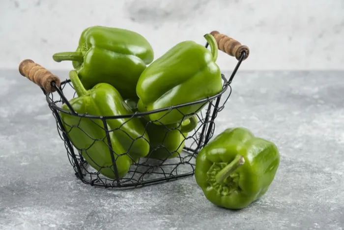 Green, red and yellow capsicum